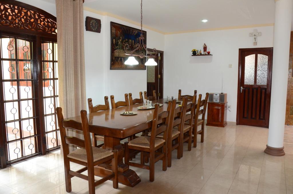 Gondolas Holiday Lanka Ragama Exterior foto